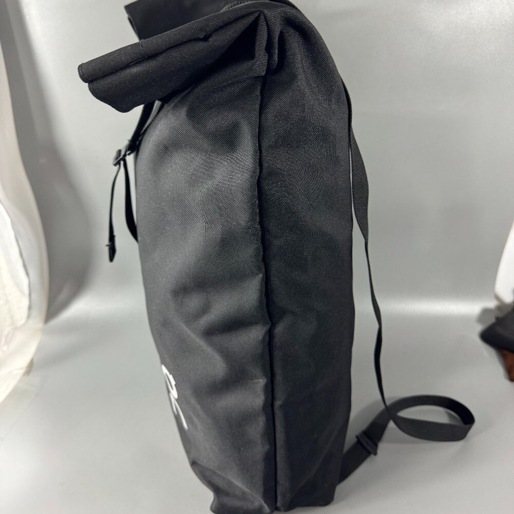 NWOT On Running The Ambassador Tote Backpack. Black - Picture 4 of 12